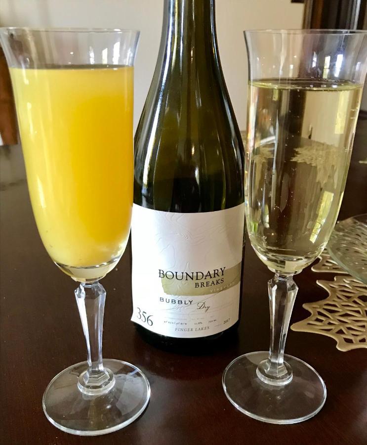 Tillinghast Manor Bed & Brunch Ovid ภายนอก รูปภาพ