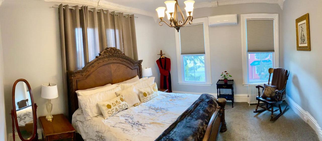 Tillinghast Manor Bed & Brunch Ovid ภายนอก รูปภาพ